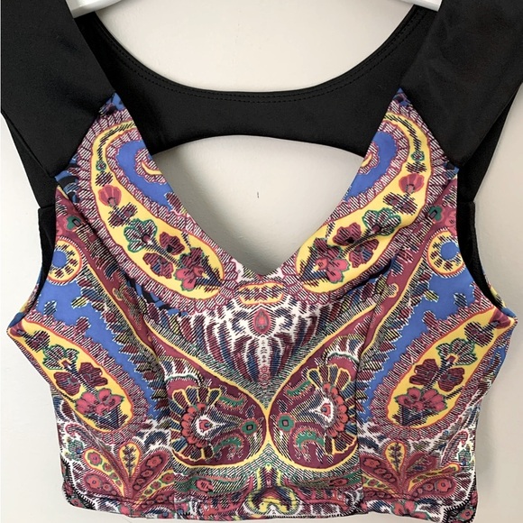Bebe size XS Deja Vu Paisley crop top - Picture 9 of 12